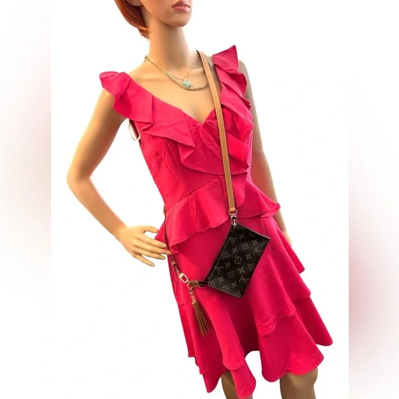 Louis Vuitton Monogram Pochette Crossbody Bag - Picture 2 of 14